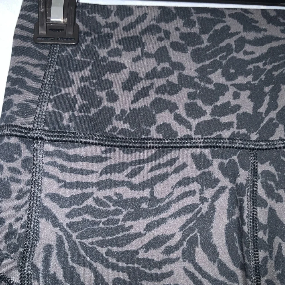 All In Motion Girls Black & Gray Animal Print Leggings & Black Sweat Pants XL 14